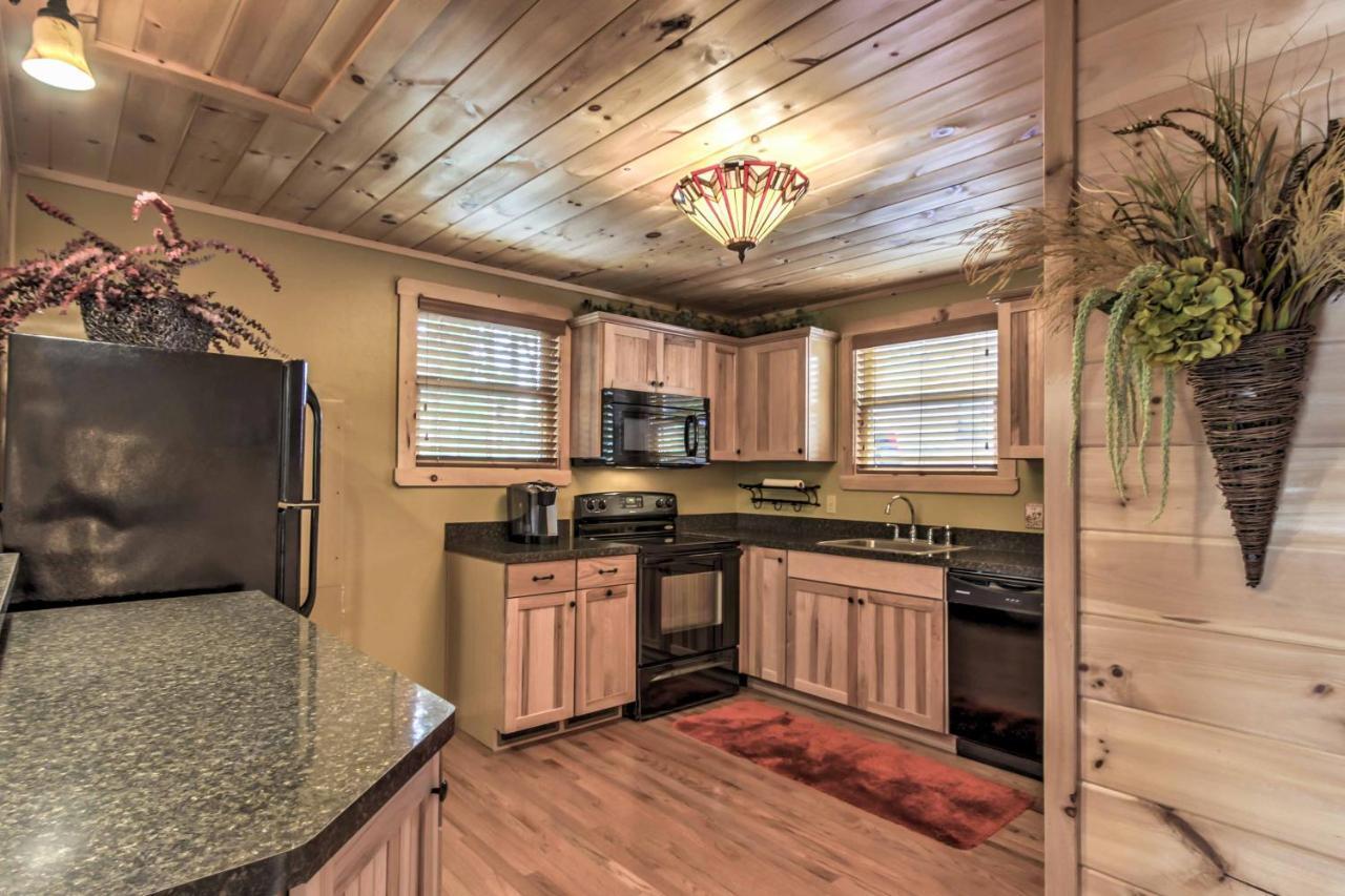 Private Sevierville Cabin With Mountain Views And Loft Eksteriør billede